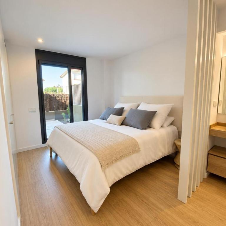 Apartamento nuevo, equipado y decorado con estilo - Two-Bedroom Apartment - 48