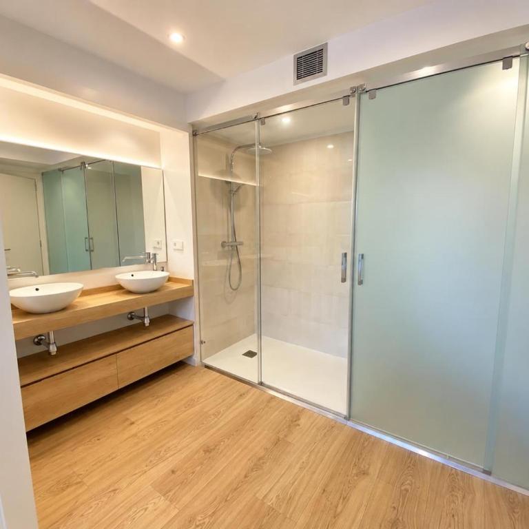 Apartamento nuevo, equipado y decorado con estilo - Two-Bedroom Apartment - 50