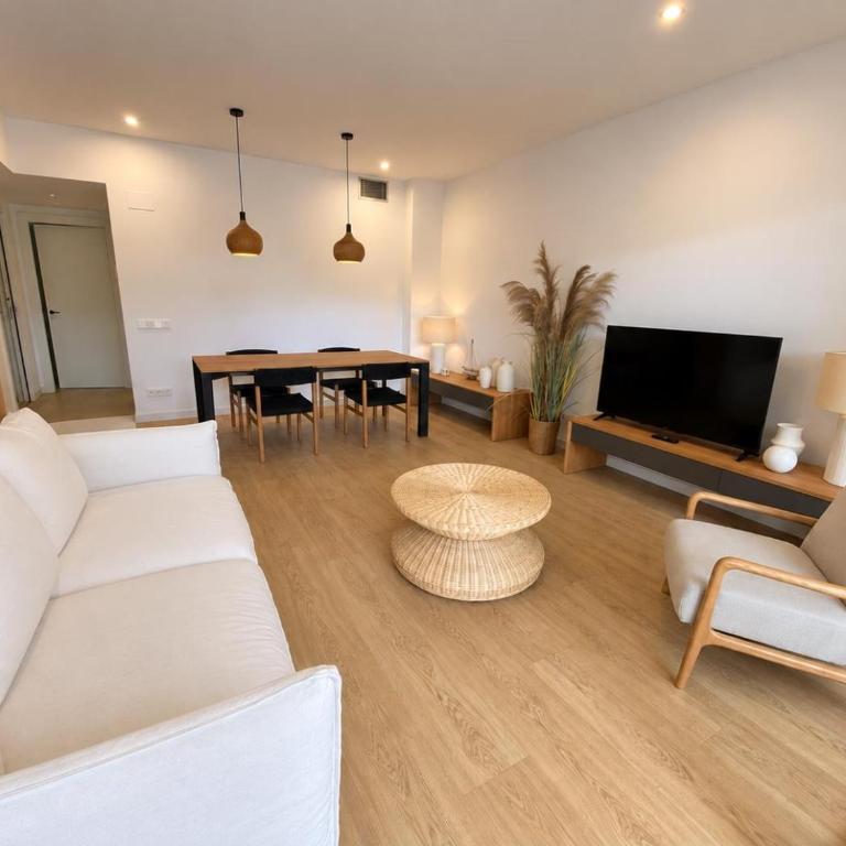 Apartamento nuevo, equipado y decorado con estilo - Two-Bedroom Apartment - 54