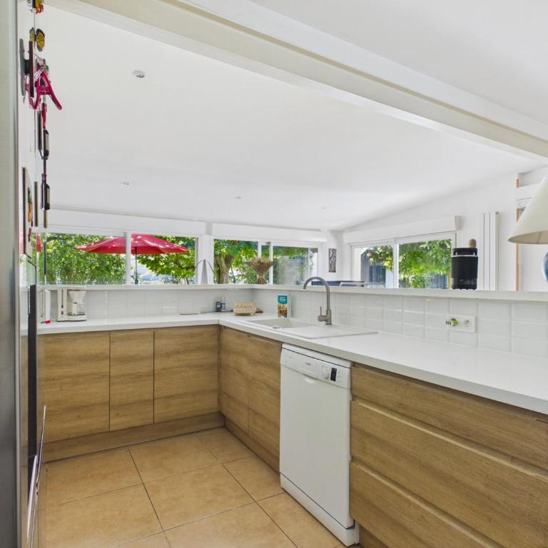 Idéalement situé - superbe jardin - 200m plage - Villa - 10