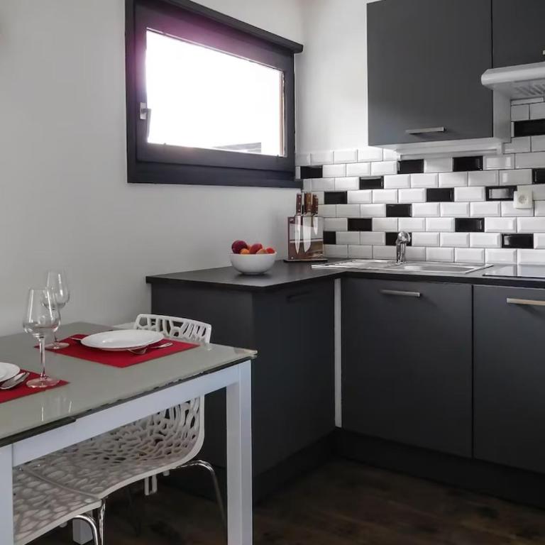 Cozy 1-Bedroom Chamonix Ski Retreat - Appartement 1 Chambre - 4