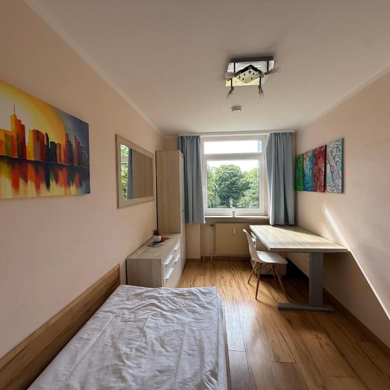 Modern renovated room with direct public transport to Oktoberfest - Budget Single Room - 2