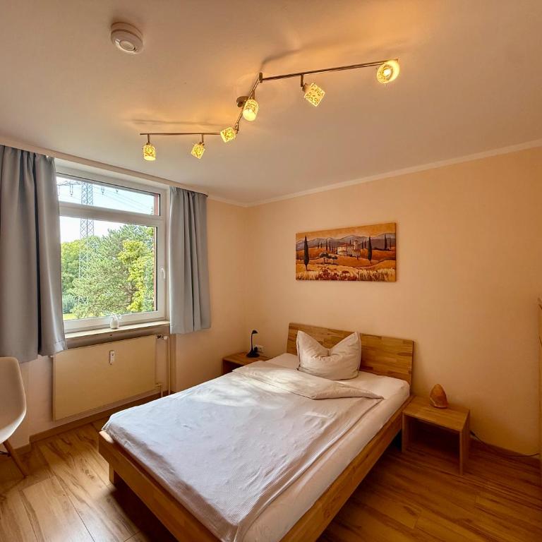 Modern renovated room with direct public transport to Oktoberfest - Double Room - 2