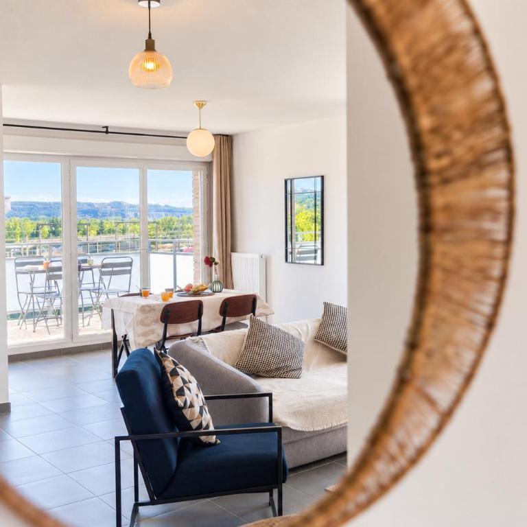 Private Parking - Balcony - Comfort & Light - Two-Bedroom Apartment - 4
