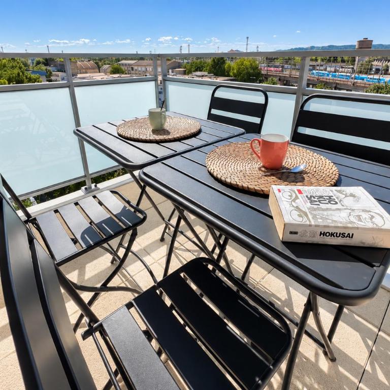 Private Parking - Balcony - Comfort & Light - Two-Bedroom Apartment - 33