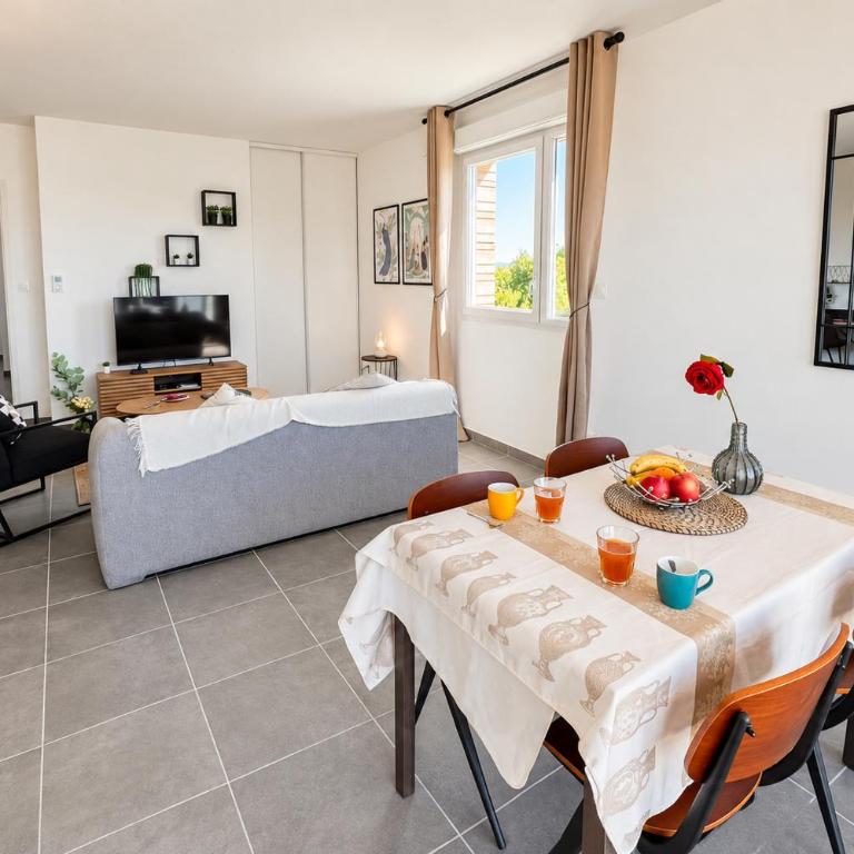 Private Parking - Balcony - Comfort & Light - Two-Bedroom Apartment - 13