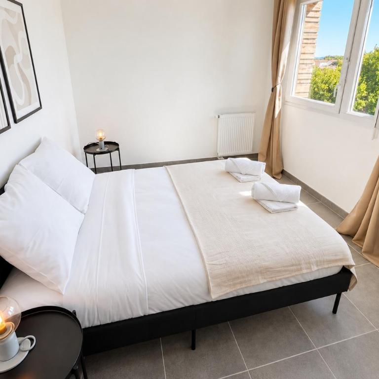 Private Parking - Balcony - Comfort & Light - Two-Bedroom Apartment - 19