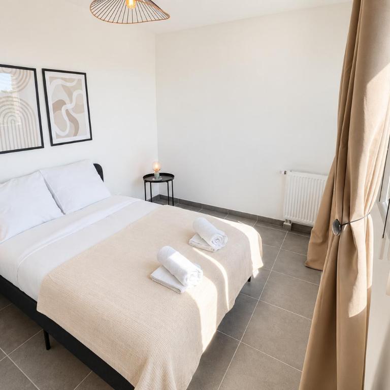 Private Parking - Balcony - Comfort & Light - Two-Bedroom Apartment - 22