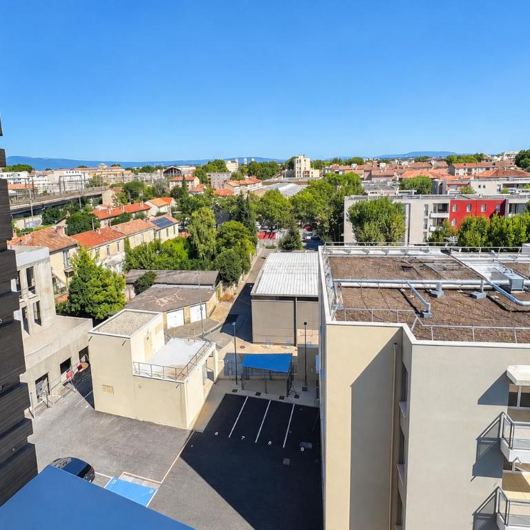 Private Parking - Balcony - Comfort & Light - Two-Bedroom Apartment - 37