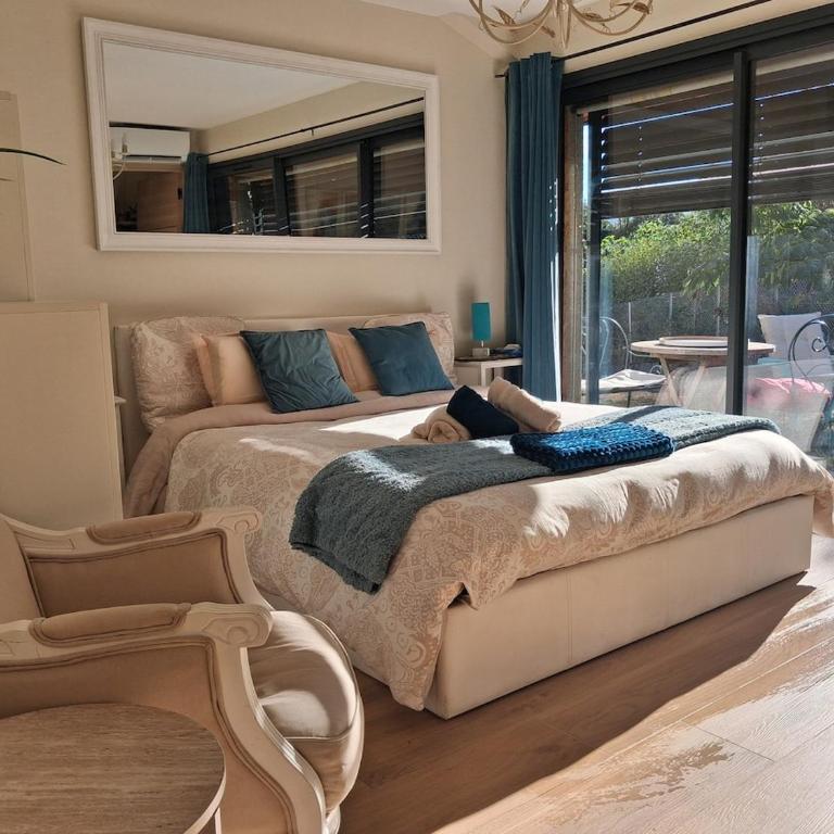 Renovated 30 m2 studio garden AC and parking - One-Bedroom Apartment - 1