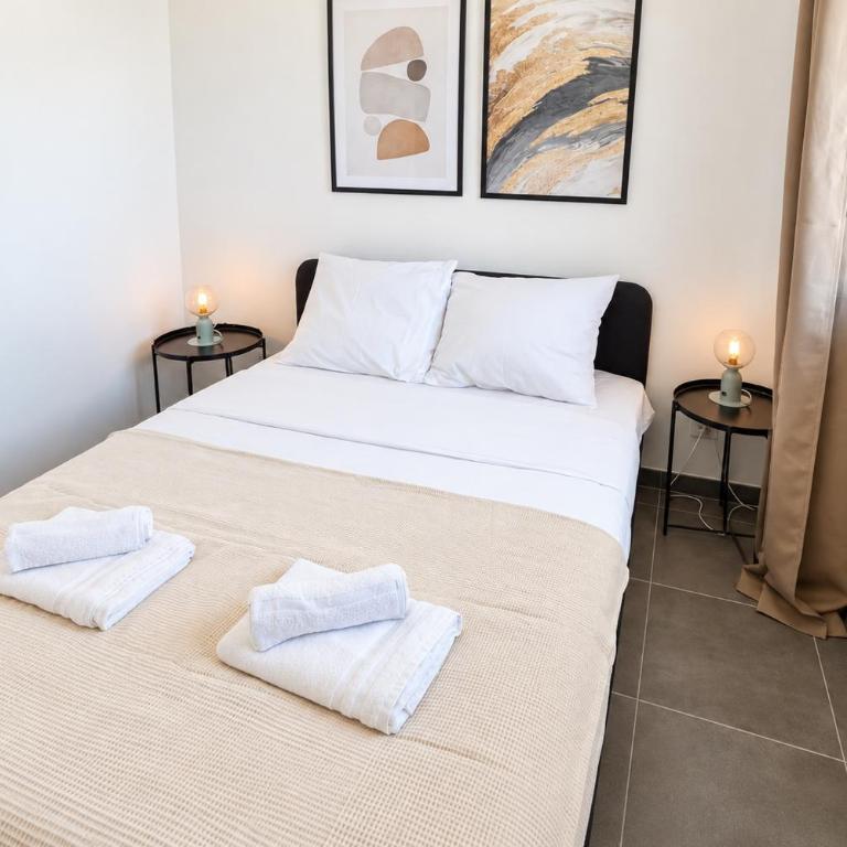 Private Parking - Balcony - Comfort & Light - Two-Bedroom Apartment - 27