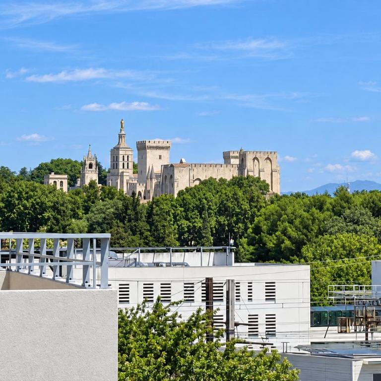 Private Parking - Balcony - Comfort & Light - Two-Bedroom Apartment - 36