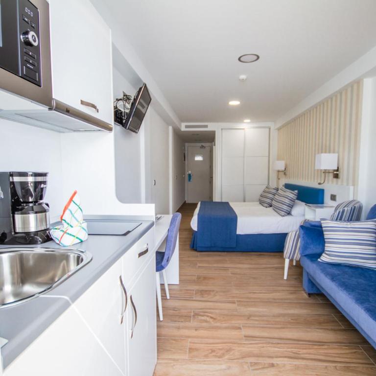 IG Nachosol Atlantic & Yaizasol by Servatur - Adults Only - Habitación Doble Superior con balcón y vistas laterales al mar - Planta superior - 3