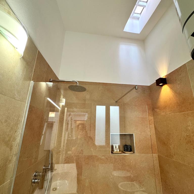 Rosalino Home - Two-Bedroom Apartment - 16