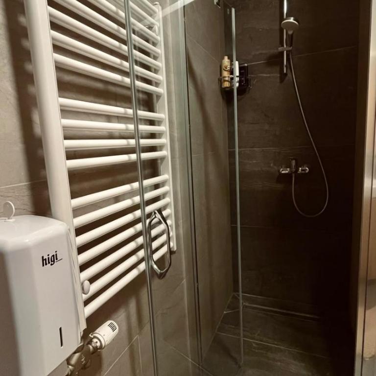 Azure Premium Residence - Deluxe Apartment - 13