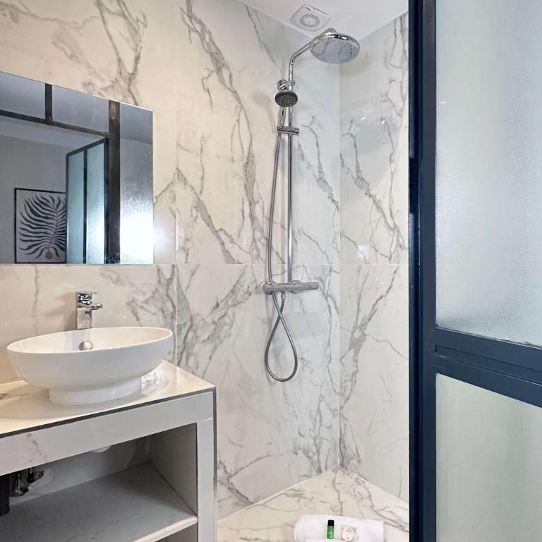 Elegant 2BR 6P steps from Champs Elysees - Appartement - 28