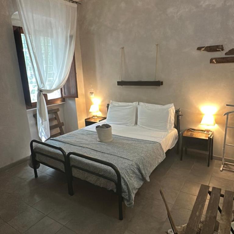 - Il Casale Toscano Guesthouse - 1900 mt from Pisa Tower - NO BREAKFAST & NO FRIDGE - Free parking - CHECK-IN FROM 3 PM - - Chambre Triple avec Salle de Bains Privative - 5