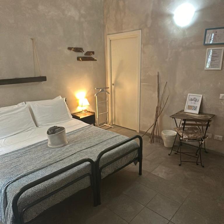 - Il Casale Toscano Guesthouse - 1900 mt from Pisa Tower - NO BREAKFAST & NO FRIDGE - Free parking - CHECK-IN FROM 3 PM - - Chambre Triple avec Salle de Bains Privative - 6
