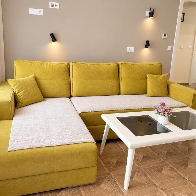 SARAVIBE - Free Parking - Two-Bedroom Apartment - 2