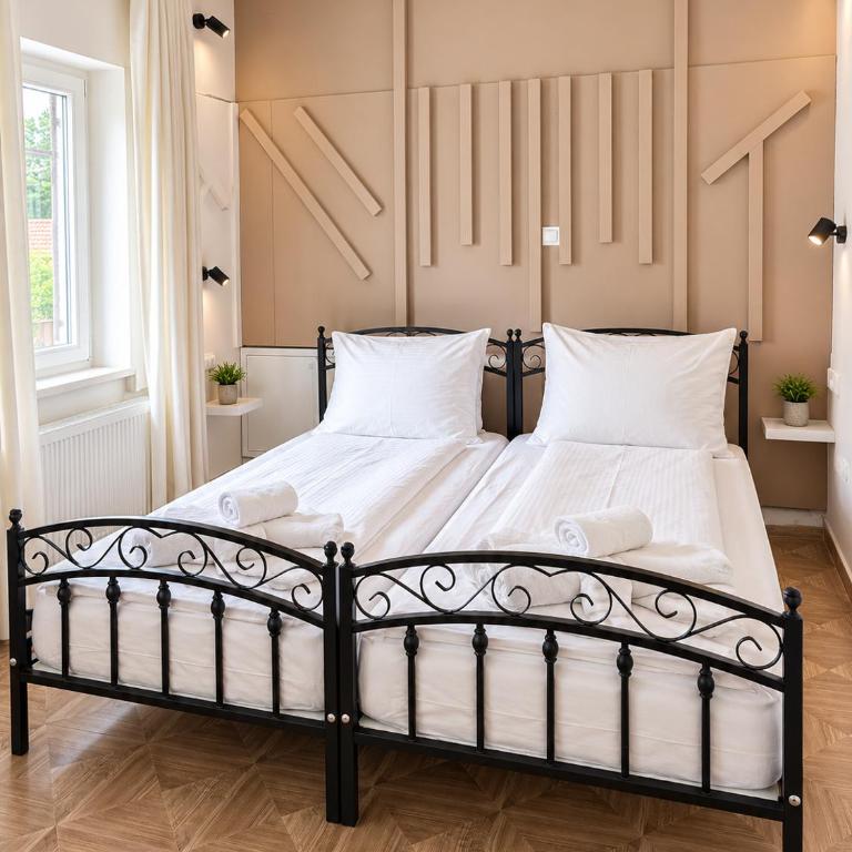 SARAVIBE - Free Parking - Two-Bedroom Apartment - 8