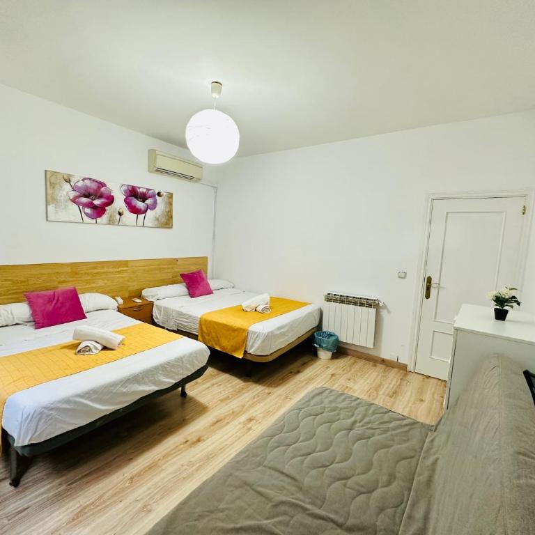 Rooms in Madrid Downtown - Chambre Familiale - 2