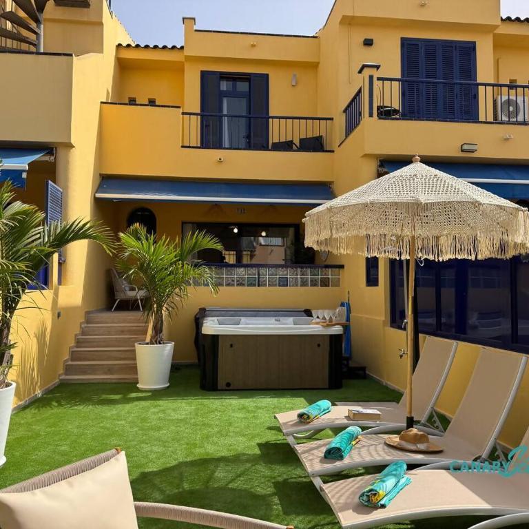 Oasis Beach Home Meloneras with Jacuzzi - Four-Bedroom Vacation Home - 10
