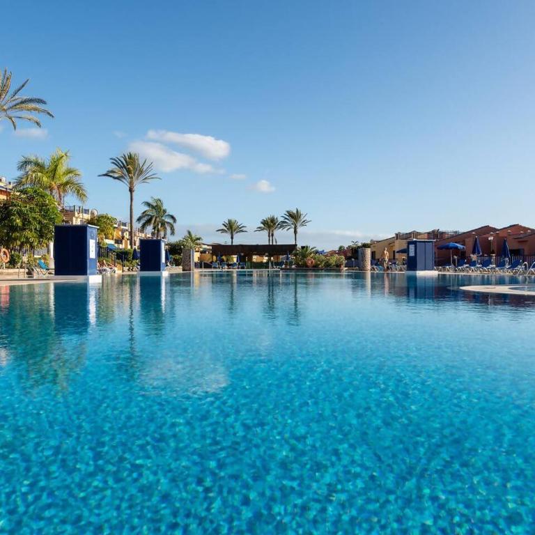 Oasis Beach Home Meloneras with Jacuzzi - Four-Bedroom Vacation Home - 12