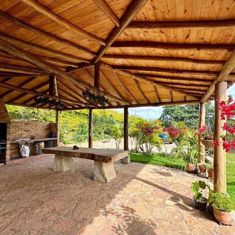 Cabaña familiar con piscina y una gran vista - Four-Bedroom House - 55
