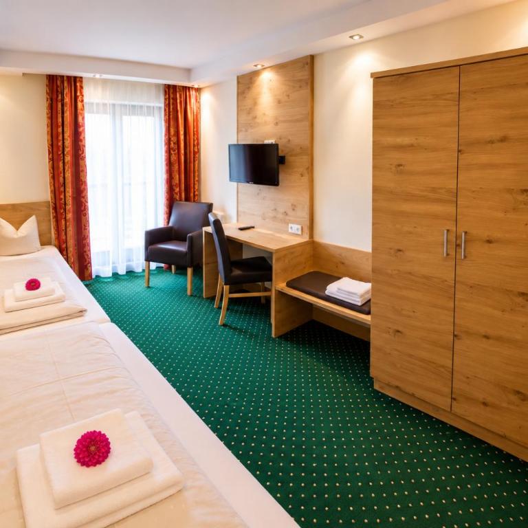 Salzburger Dolomitenhof - Familienzimmer mit Balkon - 4