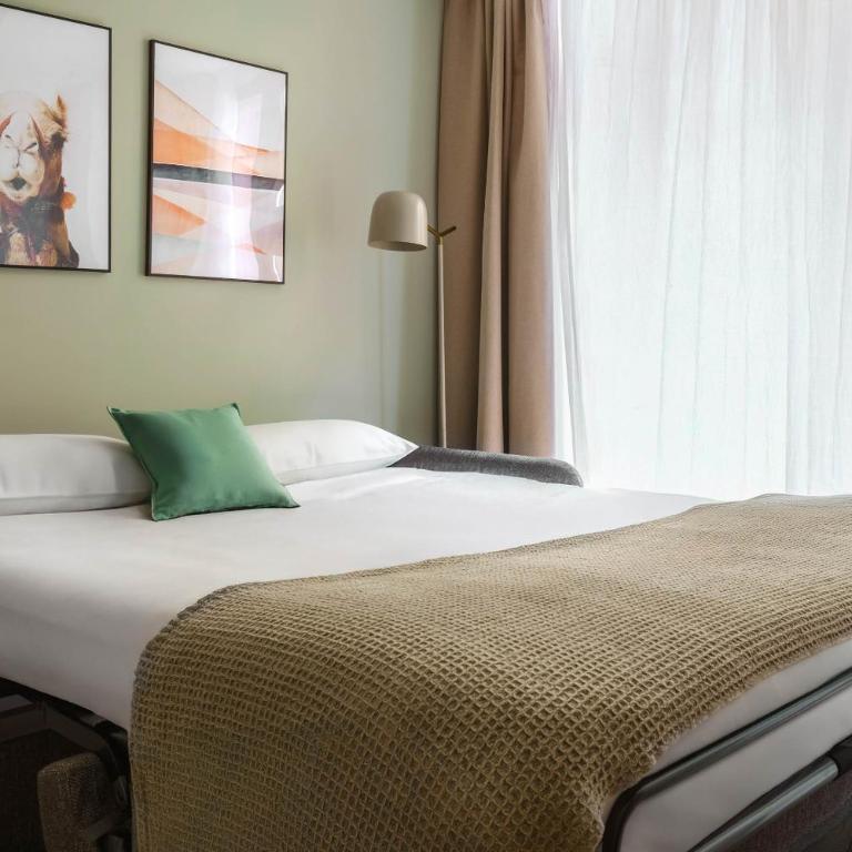 Limehome Almeria Hernan Cortes - Studio with sofa bed - Ground Floor - 8