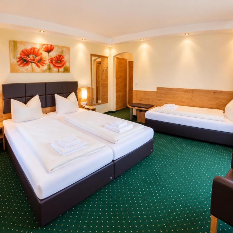 Salzburger Dolomitenhof - Deluxe Doppelzimmer mit Zustellbett - 2