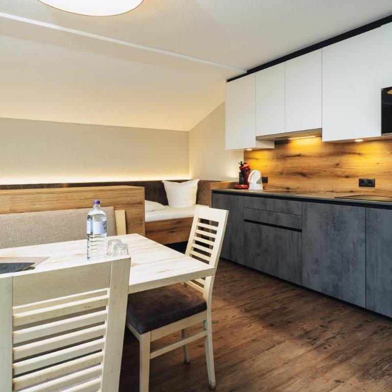 Haus Enzian - Apartment mit 1 Schlafzimmer und Balkon - 1