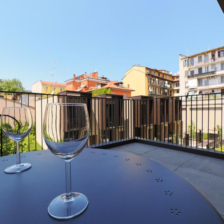 Hostmate- Milano - House of the Sun - One-Bedroom Apartment - 1