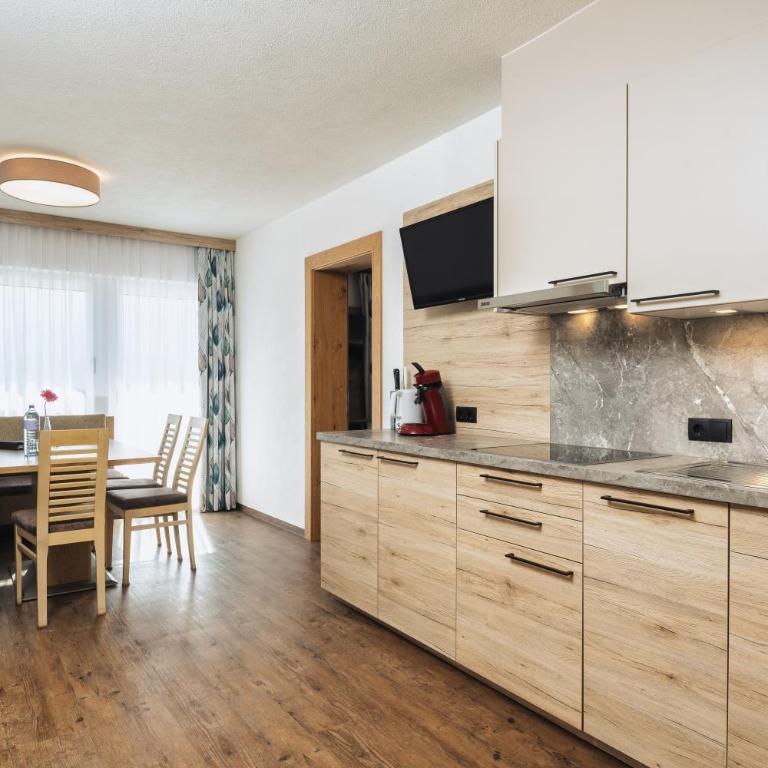 Haus Enzian - Apartment mit 2 Schlafzimmern und Balkon - 1
