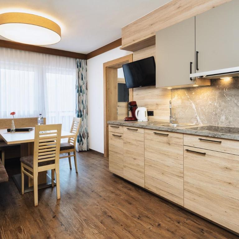Haus Enzian - Apartment mit 2 Schlafzimmern und Balkon - 14