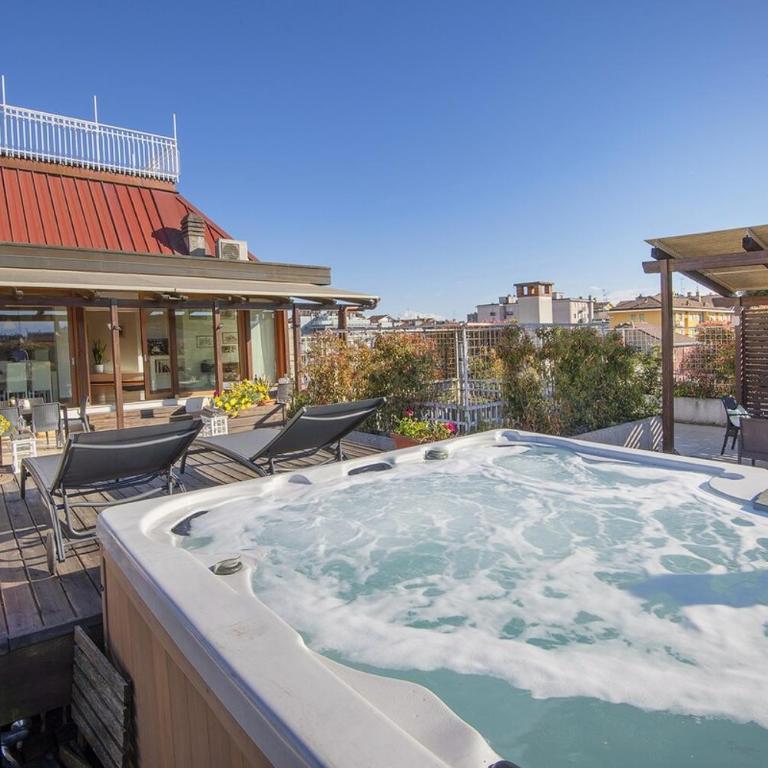 Rooftop 25 3 Suites Big Terrace - Three-Bedroom Apartment - 14