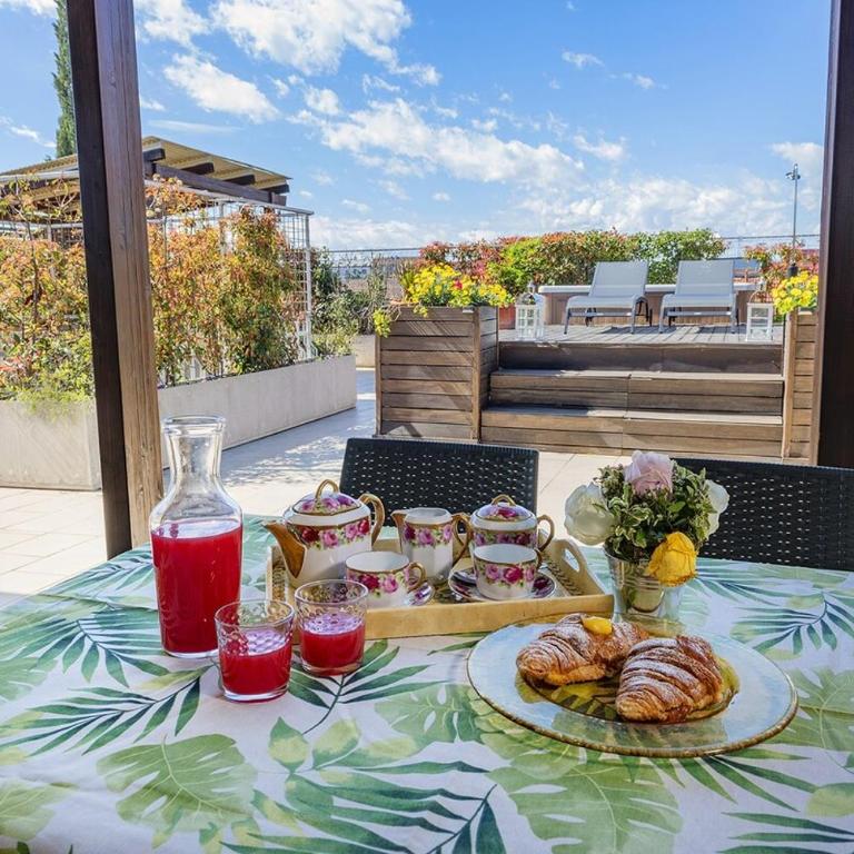 Rooftop 25 3 Suites Big Terrace - Three-Bedroom Apartment - 20