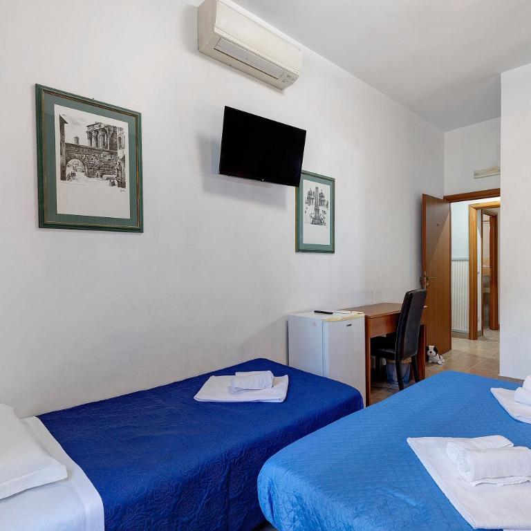 San Pietro House - Four-Bedroom Apartment with Balcony - 15