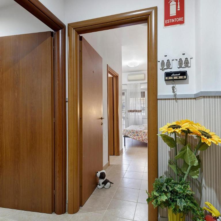 San Pietro House - Four-Bedroom Apartment with Balcony - 24