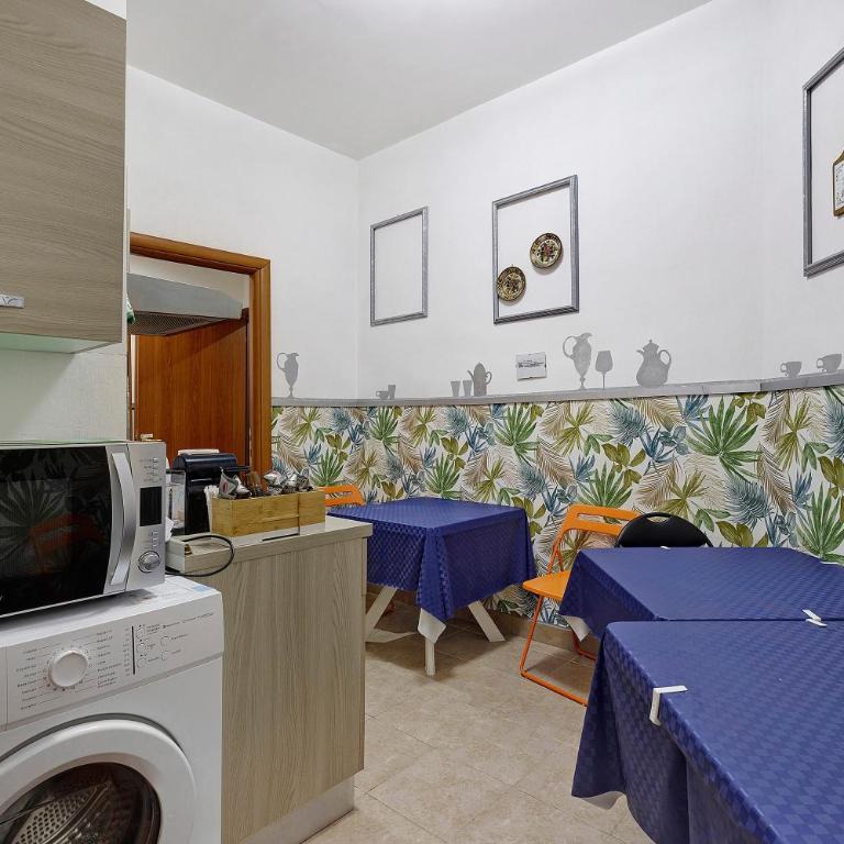 San Pietro House - Four-Bedroom Apartment with Balcony - 27