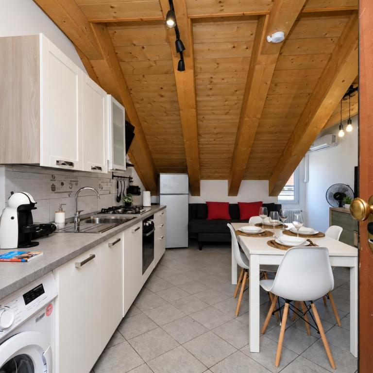 Thiago Home-Elegant Mansarda Santa Giulia Square - Apartamento de 1 dormitorio - 2