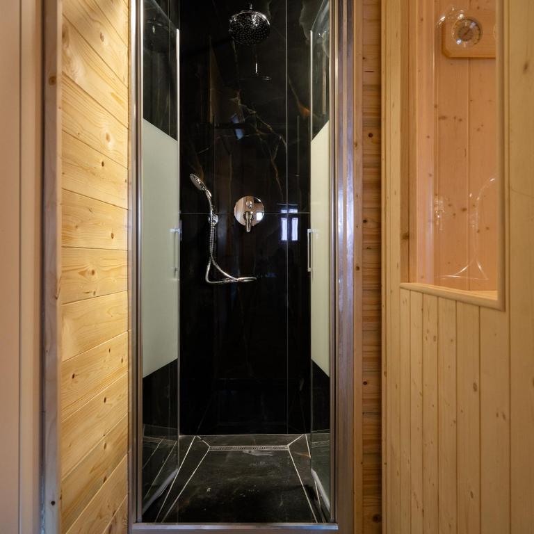 Designer Loft with Private SPA and Terrace - Apartment - 2