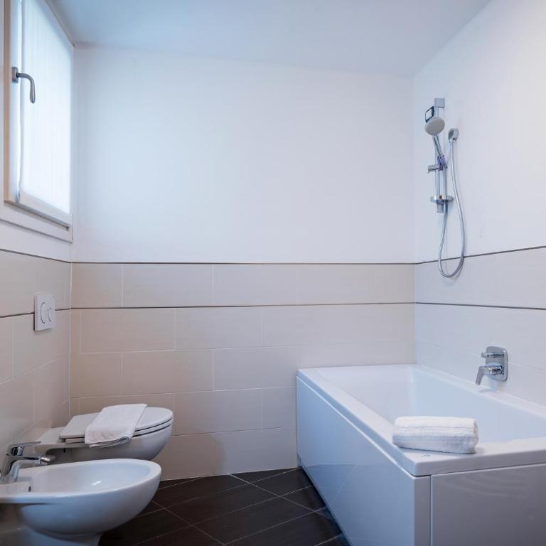 Villa Donagh- Home with pool sleeps 12 by Italian Apartments - Casa Vacanze - 85