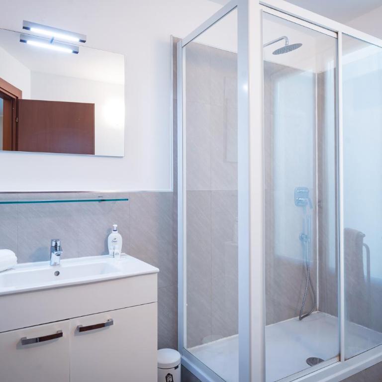 Villa Donagh- Home with pool sleeps 12 by Italian Apartments - Casa Vacanze - 90