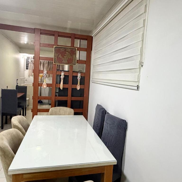 Bonito, ubicacion residencial - Apartamento amoblado - Apartamento de 3 dormitorios - 4