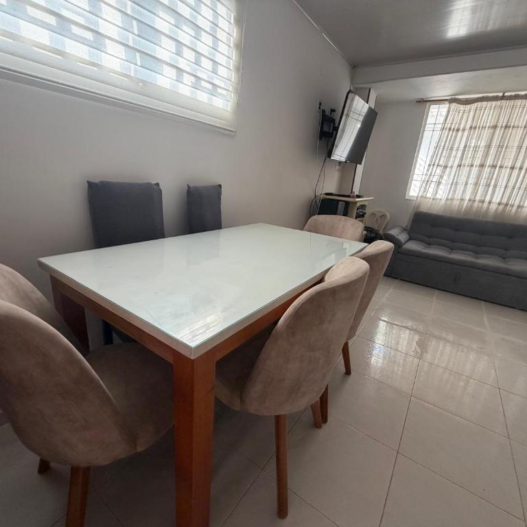 Bonito, ubicacion residencial - Apartamento amoblado - Apartamento de 3 dormitorios - 13