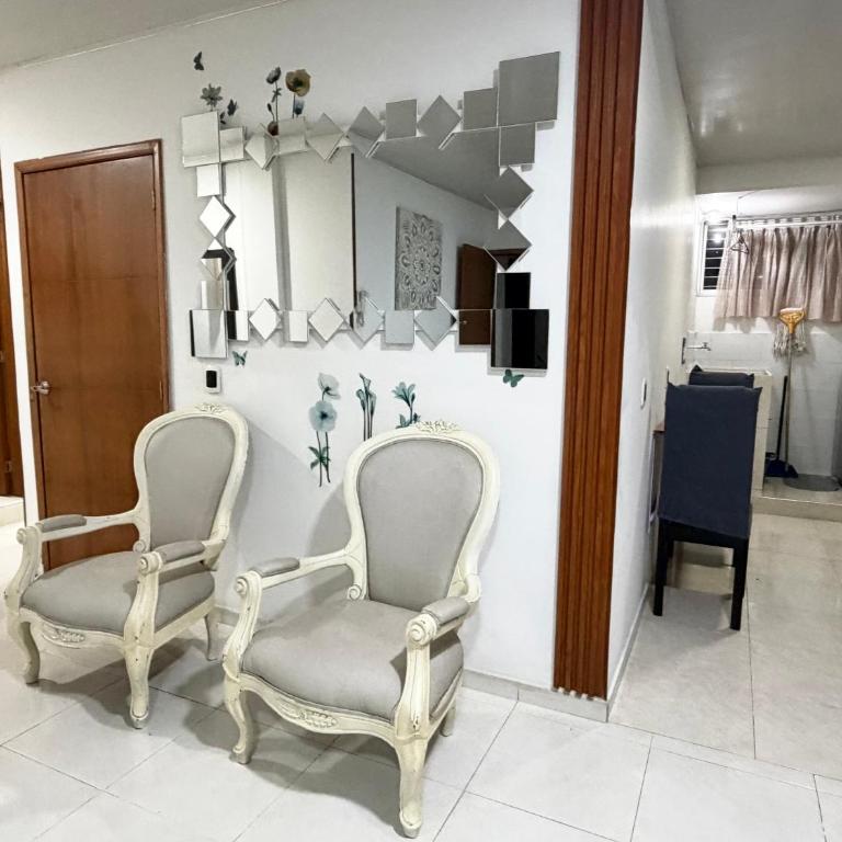 Bonito, ubicacion residencial - Apartamento amoblado - Apartamento de 3 dormitorios - 2