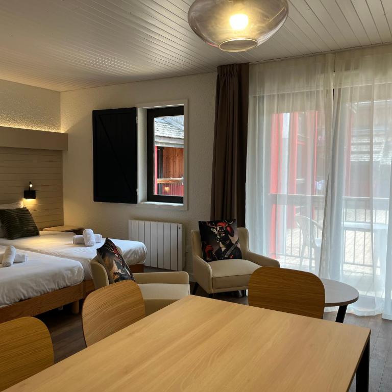 Village Club Les Tavaillons - Studio with Balcony - 8
