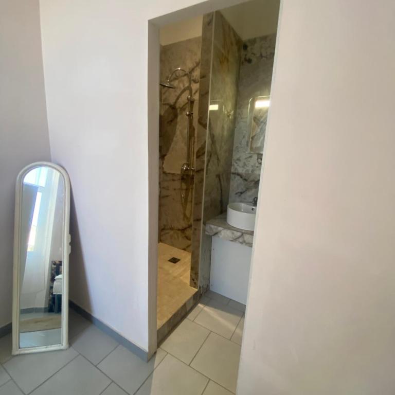 Charmant T2 cœur de Nîmes - Appartement 1 Chambre - 1