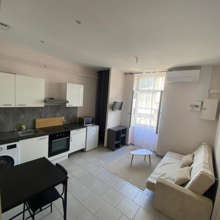 Charmant T2 cœur de Nîmes - Appartement 1 Chambre - 3